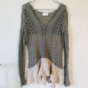 VICI en creme crochet sweater large